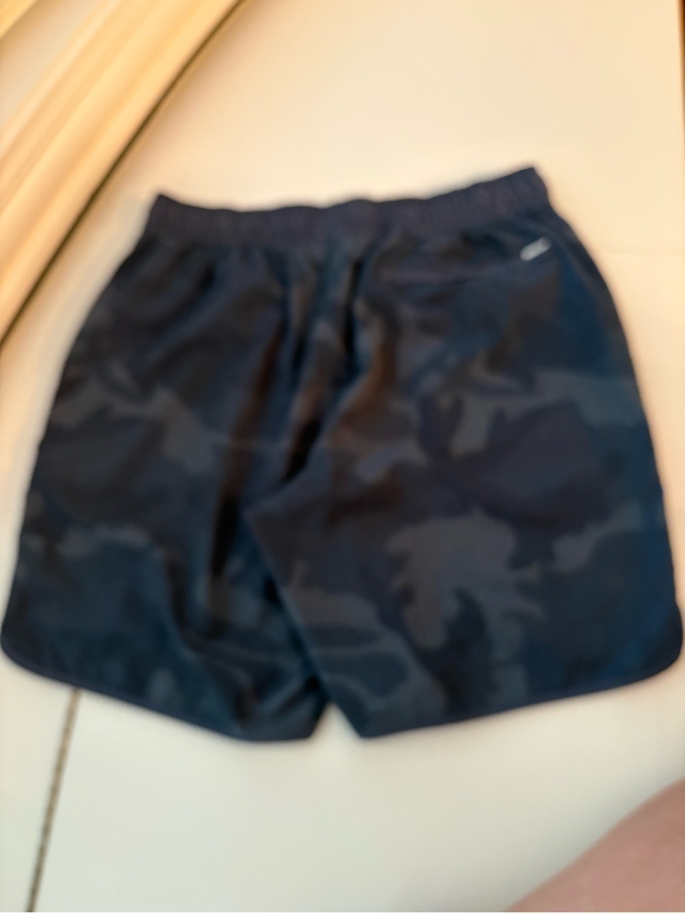 VUORI Men's Navy Shorts with White Drawstring Size Small - Picture 3 of 5